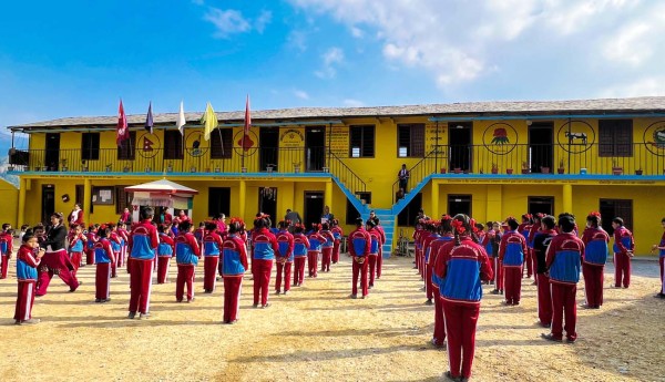 उच्च शिक्षा अध्ययन गर्ने विद्यार्थीलाई सधाउँदै गल्याङ नगरः २१४ जनालाई दिन्छ मासिक शुल्क